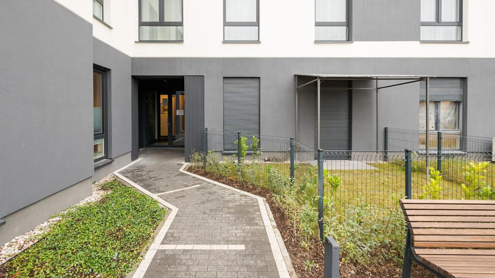 Ursynow Serenity Studio With Garden Warsaw Apartment