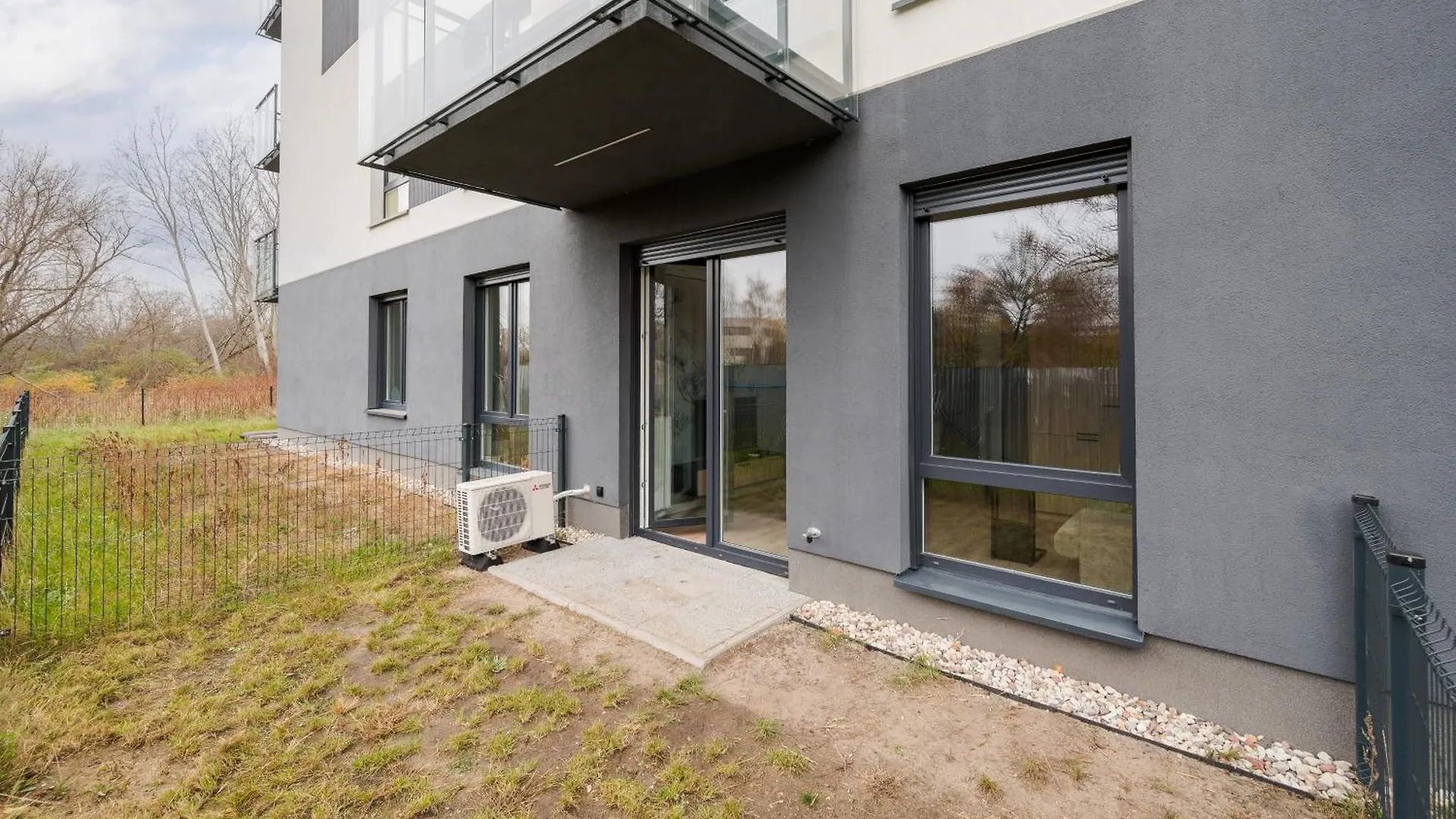 Ursynow Serenity Studio With Garden Warsaw Apartment