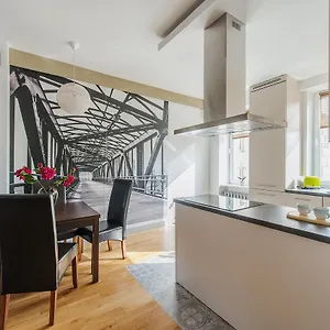 Chmielna 73 P&o Serviced Apartamento